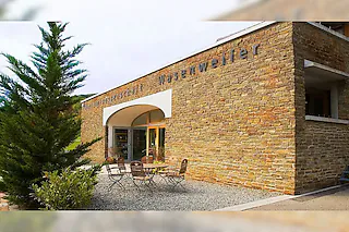 Die Winzergenossenschaft Wasenweiler eG nennt sich ab sofort Wasenweiler Winzer eG. Auch in Richtung strenger Qualitätsrichtlinien, insbesondere eine deutliche Ertragsreduzierung, neuem Logo und neuer Ausstattung hat sich schon viel getan.<?ZE?> [Foto: Privat]