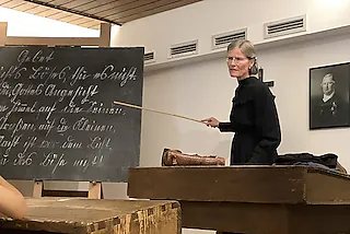 Kostümführung: Fräulein Elise - Lehrerin in der Dorfschule um 1850