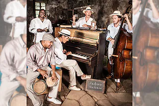 Klazz Brothers & Cuba Percussion