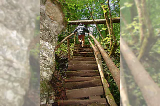 Engeschlucht: Wer unten ist, muss auch wieder hoch. Engeschlucht: Wer unten ist, muss auch wieder hoch. [Christa Maier]