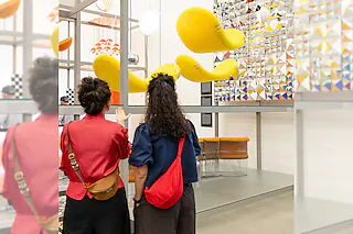 Ausstellungsführung (DE) - Verner Panton. Form, Farbe, Raum