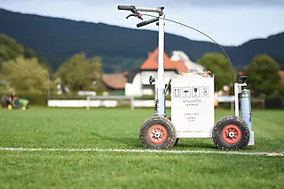 Sportplatz Glottertal13.09.2017, BZ - FLA: Rasen mähen und Linien ziehen: Sportplätze sind nicht von alleine in Topzustand.Jonas Hirt 14.09.2017, BZ - EMD: Rasen mähen und Linien ziehen: Sportplätze sind nicht von alleine in Topzustand.Jonas Hirt 09.10.2017, BZ - FLA: Rasen mähen und Linien ziehen: Sportplätze sind nicht von alleine in Topzustand.Jonas Hirt [Jonas Hirt]