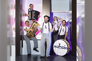 mahoin: Landgang