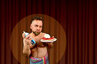 Dick im Geschäft - „Musical“-isches Solokonzert mit Witz