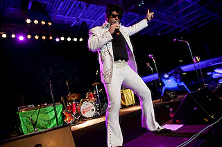 Elvis „Las Vegas“ trifft Bluesbrother „Elwood!-Show