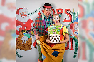 Clowns Hops und Hopsi - Im Spielzeugzimmer des Weihnachtsmannes