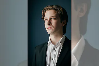 Andrey Denisenko lädt ein zu einem musikalischen Abend - Wolfgang Amadeus Mozart: Ein Portrait