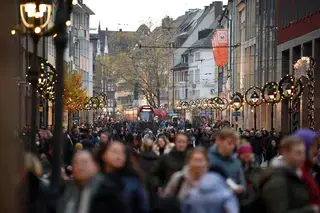 Samstagseinkauf Innenstadt, volle Kajo, Kaiser-Joseph-Straße, Menschenmenge, Weihnachtseinkauf, einkaufen , Einzelhandel,Weihnachtsgeschäft, Geschenke kaufen, Solobild [Foto: Rita Eggstein]