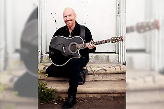 MIKE MASSÉ - „Epic Acoustic Classic Rock in Concert“ - Tour