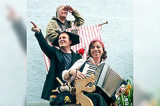Flohzirkus Orquestra - Musik, Clownerie und Mitmachspaß