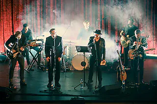 Kafka Band spielt Kafka plus Lesung: Jaroslav Rudis stellt seinen neuen Roman „Wo die Toten sprechen“ vor - Kafka Band