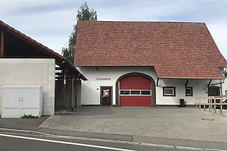 Für ein „Haus der Vereine“ könnte der große, ungenutzte Dachstuhl des Hertinger Feuerwehrgerätehauses in Hertingen ausgebaut werden.14.09.2022, BZ - MUE: Bislang ist der Dachstuhl des Feuerwehrgerätehauses in Hertingen ungenutzt. Das könnte sich bald ändern. Jutta Schütz [Jutta Schütz]