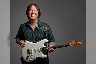 Downtown Live Club: CARL VERHEYEN