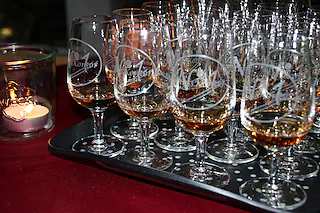 Genussabend im Kulturhaus Synagoge - Wein- und Whisky-Tasting mit Klavierbegleitung