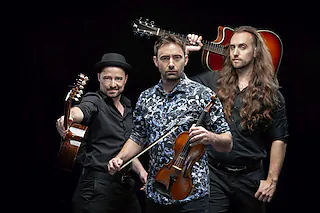 Trio Cobario - Strings on Fire