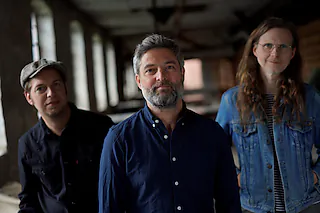  [Foto: Jo Ambros Revolution Trio]