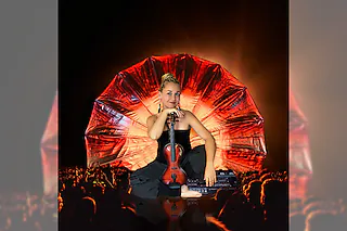 One Violin Orchestra - Nora Kudrjawizki - die Meisterin der Pop-Sinfonik