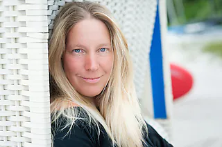 Im Schatten der Insel - Turid Müller - Krimilesung mit Musikkabarett