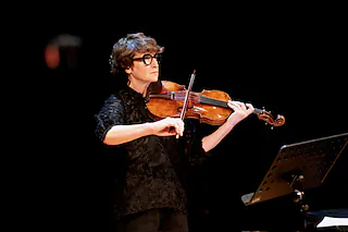 «Am Sommer erstickt» - Konzertszene für Viola Solo Geneviève Strosser & Klaus-Peter Werani