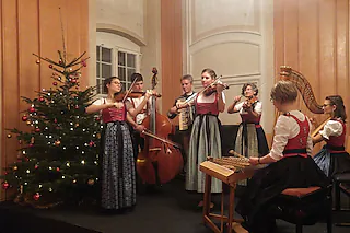 Adventliche Volksmusik „Besinnliche Texte und Musik“