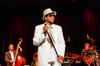 Willie Kimbrough singt Elvis Presley