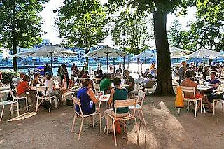 Buvette Rhyschänzli (Kaserne)