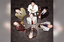 Mnozil Brass - Strau$$ - Ein Tänzchen zwischen den Stühlen