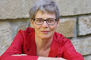 ZWISCHEN DEN JAHREN