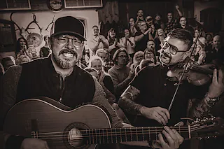 Django 3000 - UNPLUGGED