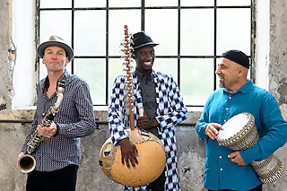 JMO - Jan Galega Brönnimann - Moussa Cissokho - Omri Hason - Nia Yelle (Open Your Eyes)