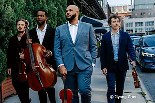 Isidore String Quartet - Phoenix Avalon - Violine; Adrian Steele - Violine; Devin Moore - Viola; Joshua McClendon - Violoncello