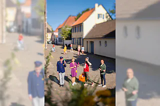 Kom(m)ödchen-Ensemble - Nö. Eine Entgleisung - Satirisches Theaterstück