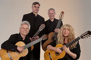Eine musikalische Reise durch die Jahrhunderte - Moderne und klassische Kompositionen für vier Gitarren