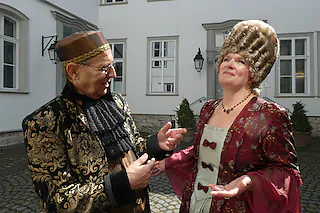 „Eine bestechende Karriere“ - Kostümführung im Palais Papius