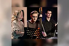 STEPHANIE TROSCHEIT TRIO - Zeitgenössischer Jazz I lyrische Tiefe