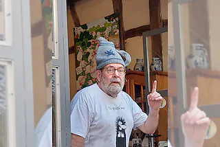 1. Allgemeines Babenhäuser Pfarrer(!)-Kabarett - Kettensegen im Greis-Saal